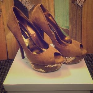 Peep toe platform heels